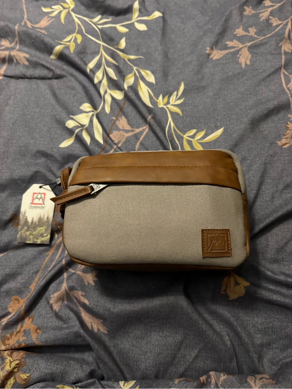Avalanche Men’s Beige Canvas and Brown Trim Toiletry Pouch